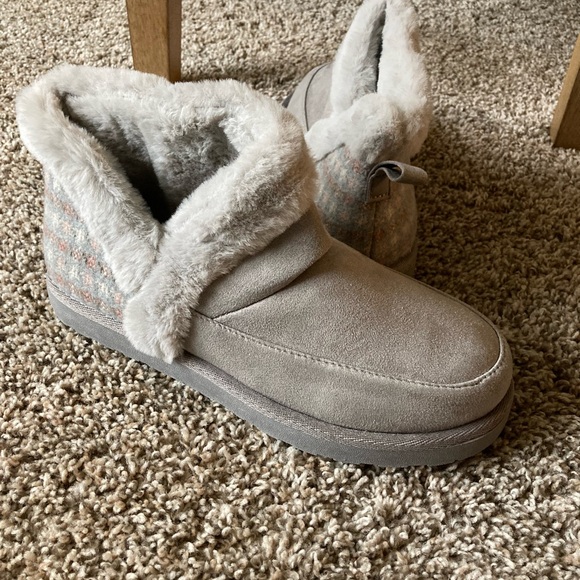 Maurice’s Iris Faux Fur Trim Ankle Boots - Picture 2 of 11